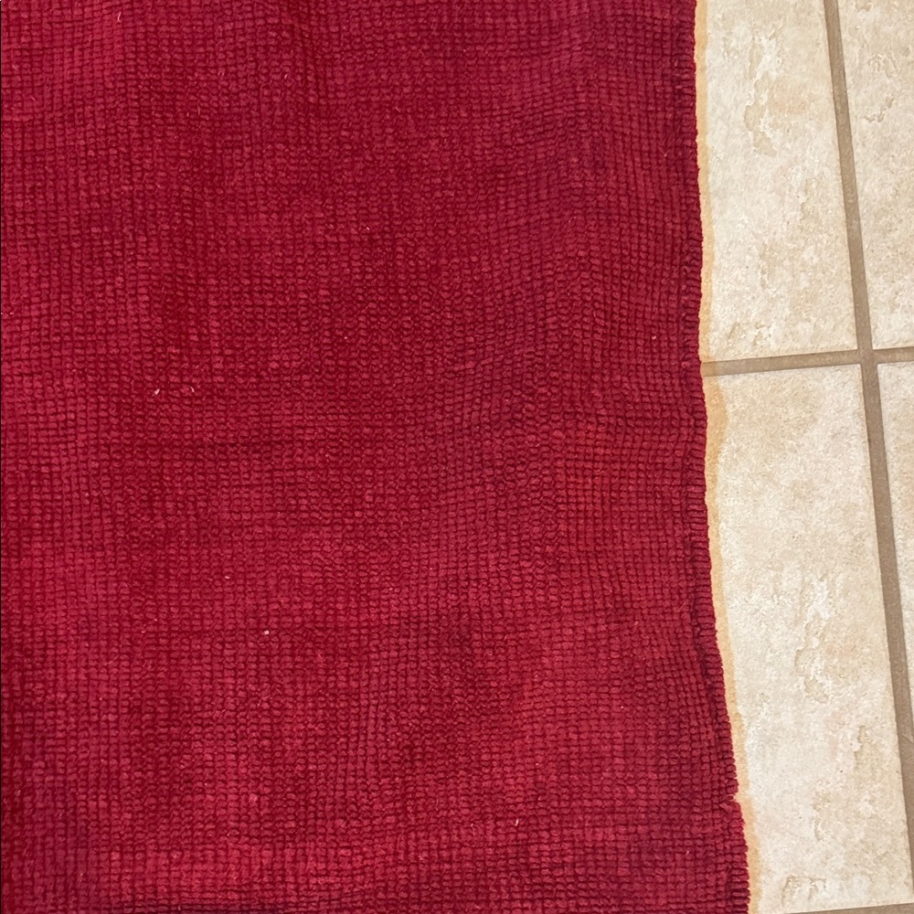 Rug Chic Burgundy Red Rug - Picture 8 of 16